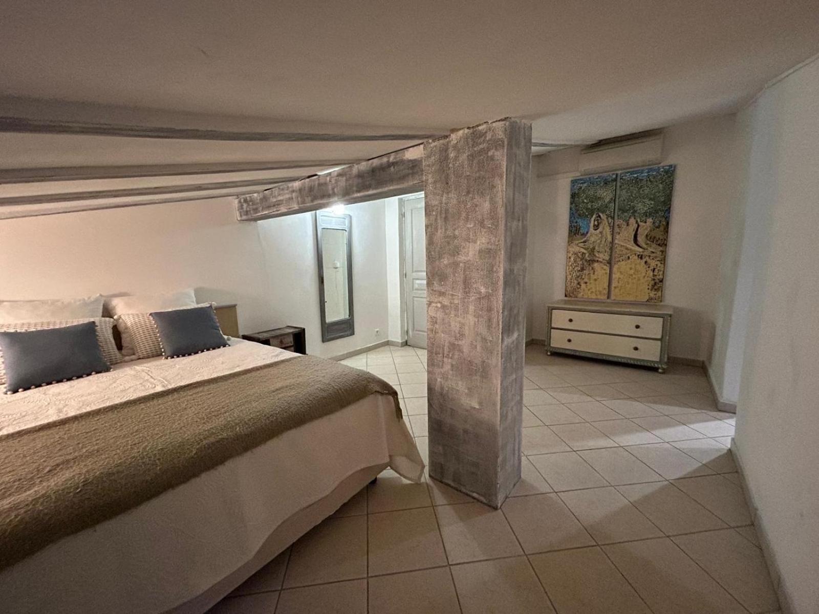 Residence Gabrielle Le Cannet Des Maures Экстерьер фото