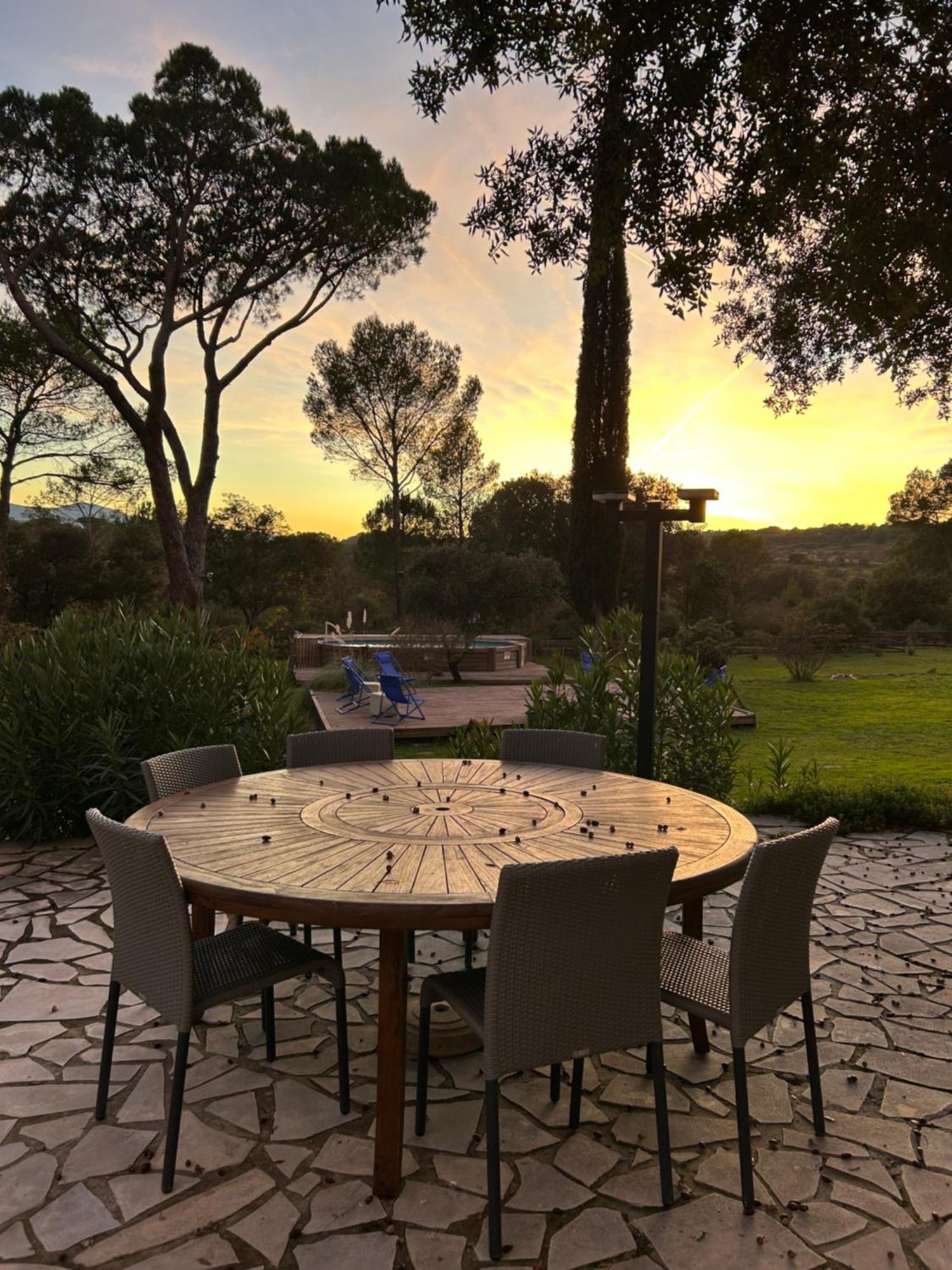 Residence Gabrielle Le Cannet Des Maures Экстерьер фото